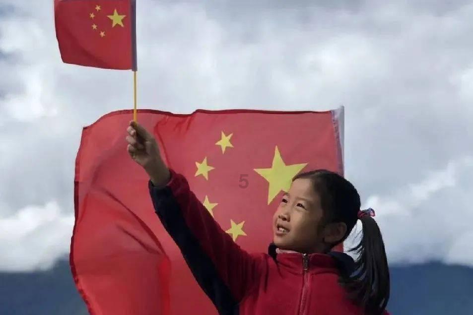 孩子几岁的时候应该和父母分床睡？